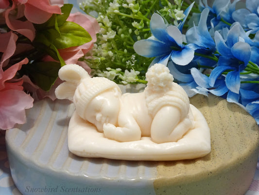 Baby on Pillow (Solid)