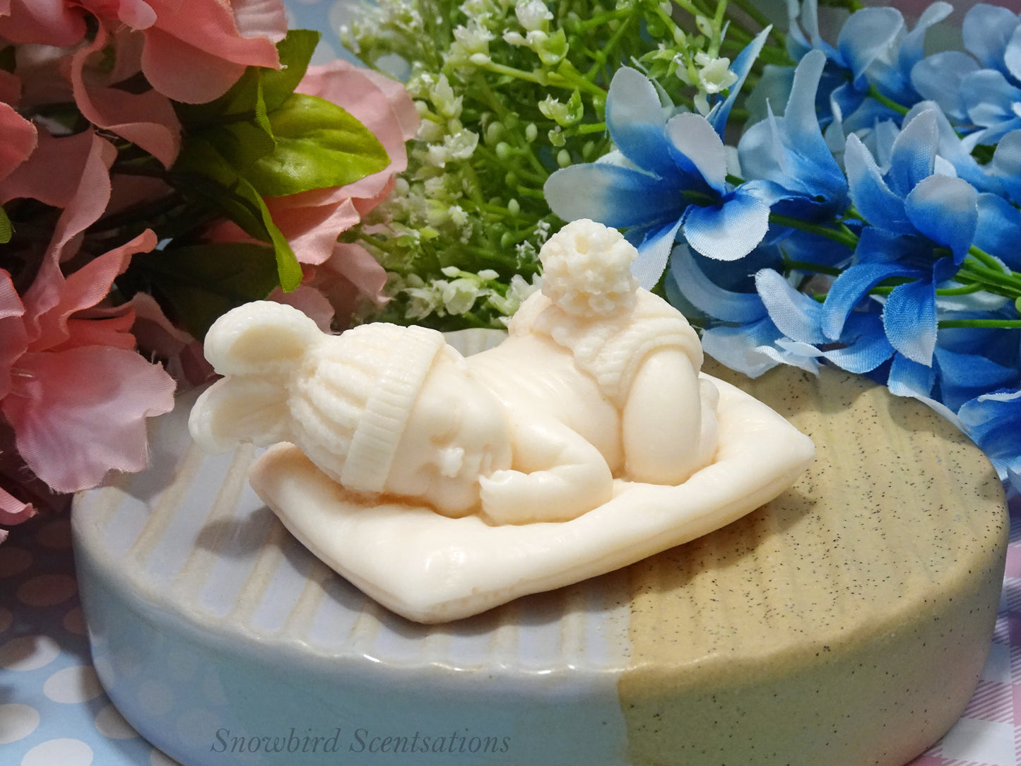 Baby on Pillow (Solid)