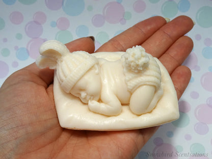 Baby on Pillow (Solid)