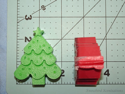 Small Decorated Christmas Tree with Garland (Solid or Painted)