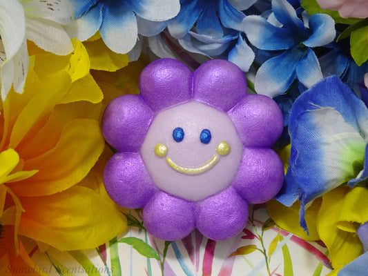 Smiley Daisy (Solid or Painted)