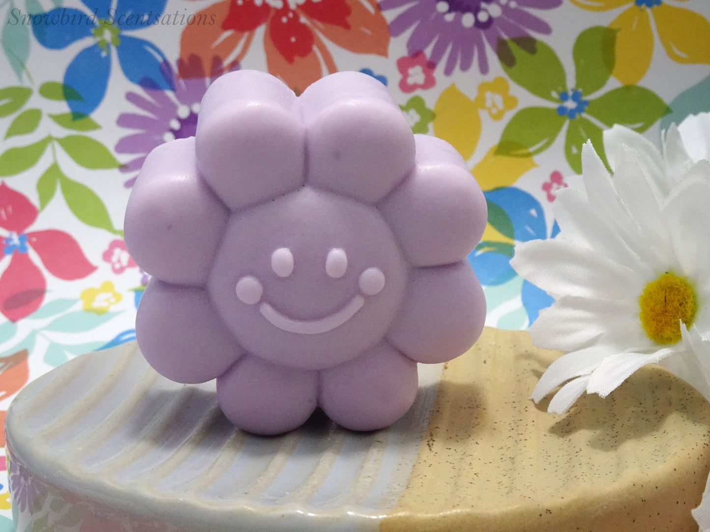 Smiley Daisy (Solid or Painted)